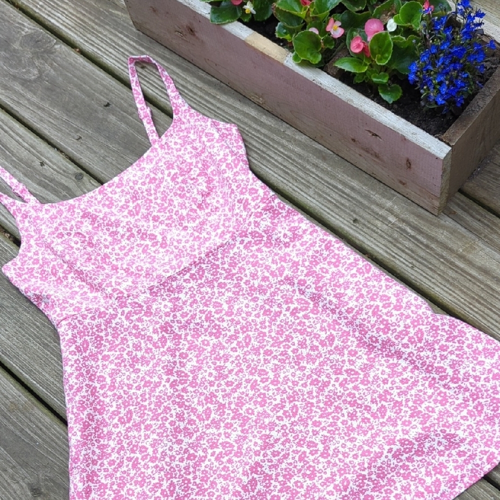 Chic Pink Floral Strappy Dress